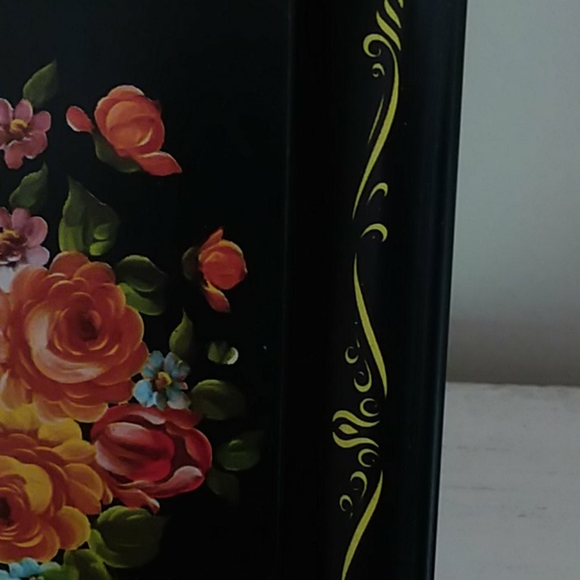 Eight vintage handpainted toleware trays - Picture 4 of 8